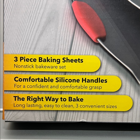 Eternal 3-Piece Nonstick Baking Sheets with Red Silicone Handles - Picture 4 of 5